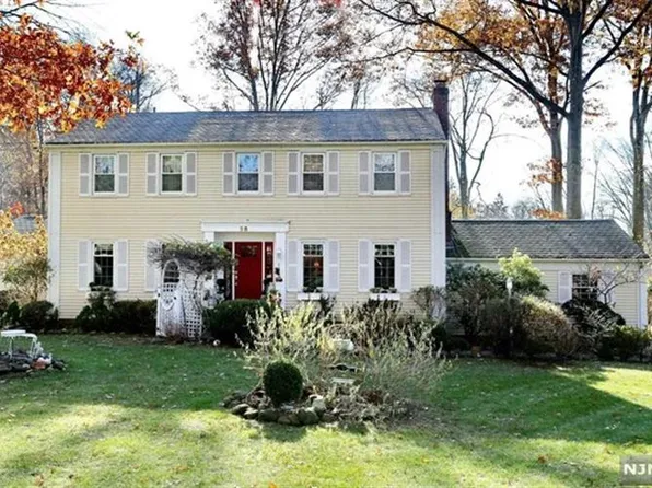 58 Fairway Ter, Norwood, NJ 07648