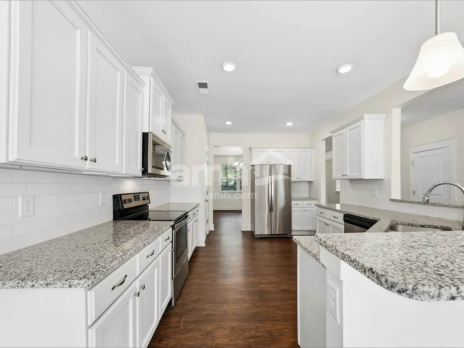 4 bed, 3.0 bath, 2814 sqft, $3,195 — Photo 3