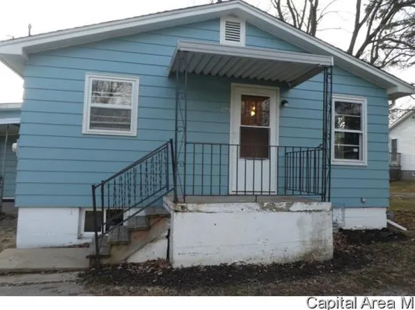 1006 W Macon St, Clinton, IL 61727