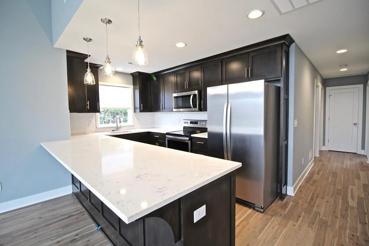 3915 Kenwood Ave — Photo 1