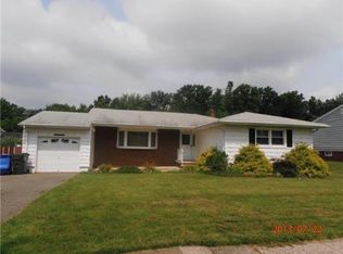 275 Rosewood Ln, Port Reading, NJ 07064