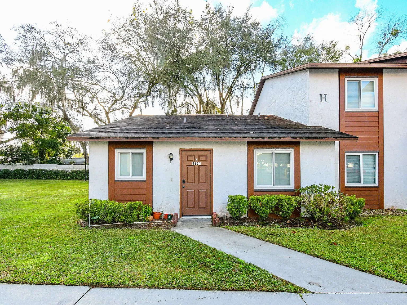2 bed, 864 sqft, $1,550 — Photo 3