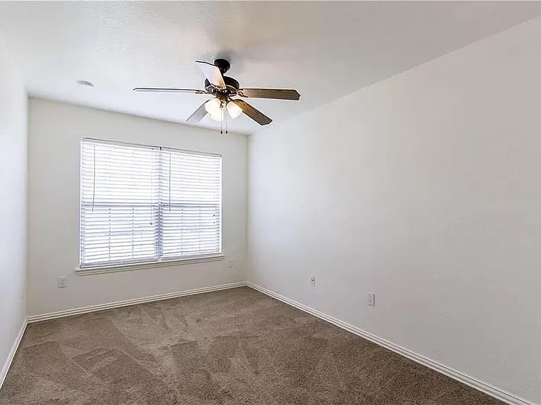 774 W Breeze Cv — Photo 22
