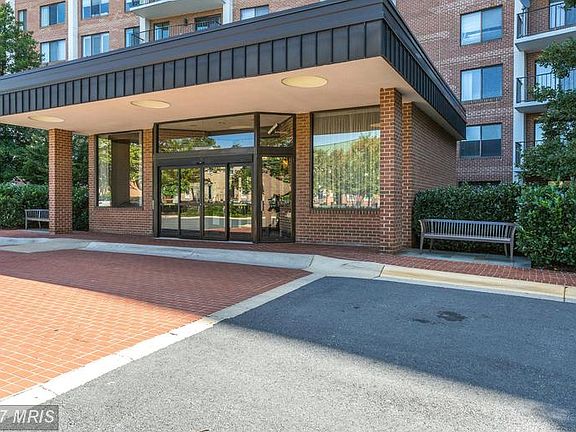 4th image of 3101 New Mexico Ave NW APT 821