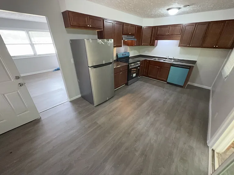 4730 Rosehill Rd — Photo 10