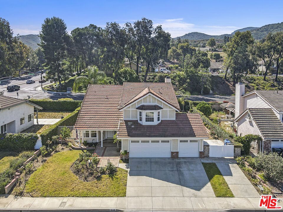 1st image of 908 Sagebrush Pl