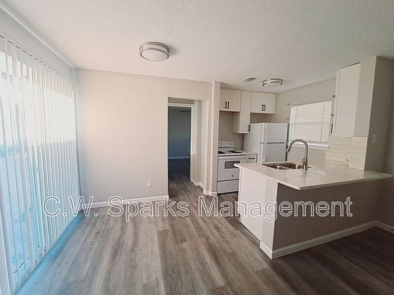 5th image of 817 Bluebird Dr