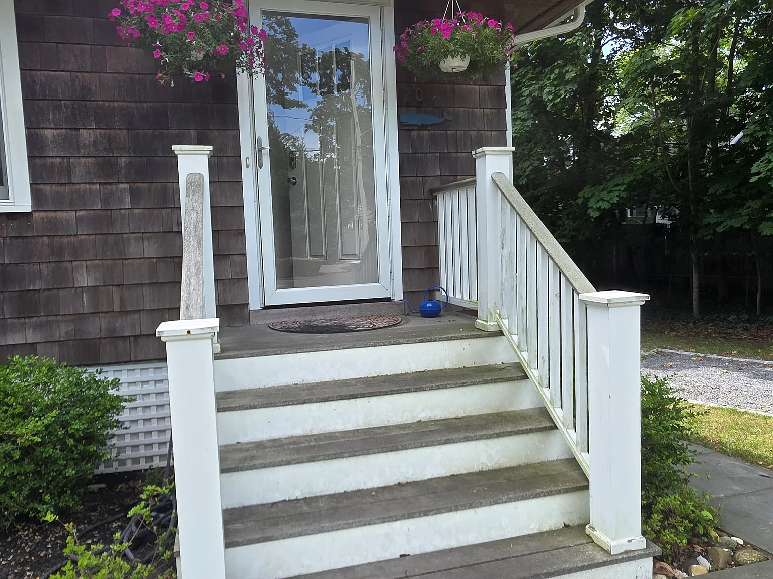 Ideal location in historic Sag Harbor Village — Photo 2