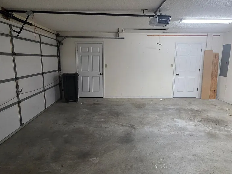 373 Lakeview Dr — Photo 12