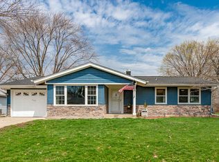 767 Brantwood Ave, Elk Grove Village, IL 60007