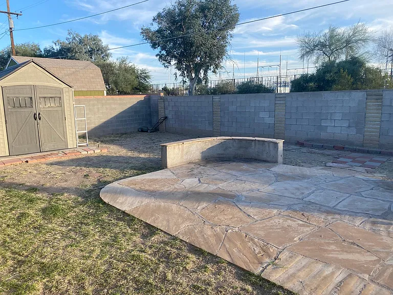 1021 W Edgewater Dr — Photo 14