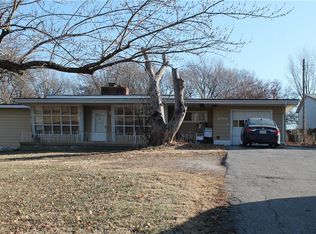 2119 S Lees Summit Rd, Independence, MO 64050