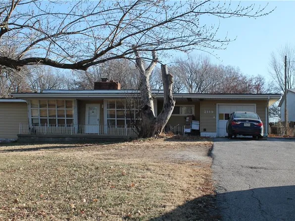 2119 S Lees Summit Rd, Independence, MO 64050