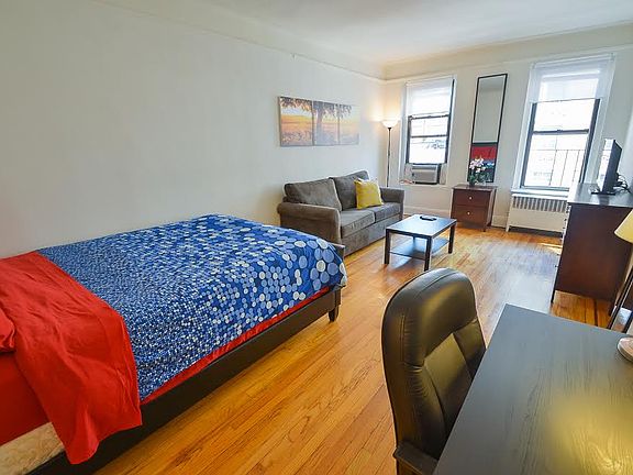2nd image of 220 E 52nd St APT 3B