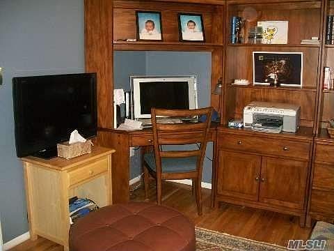 3rd image of 17 Fireplace Dr