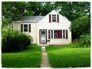 358 Marion Ave photo 1