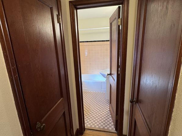 1994 Saint Clair Ave #6