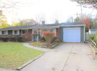 2705 Canterbury Rd, Ann Arbor, MI 48104