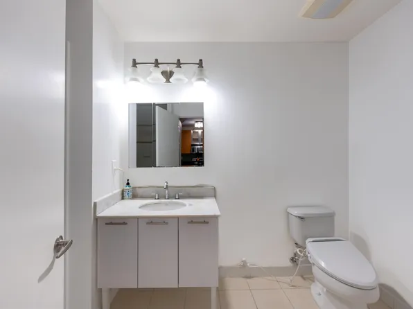 26 Avenue At Port Imperial image 5 of 26