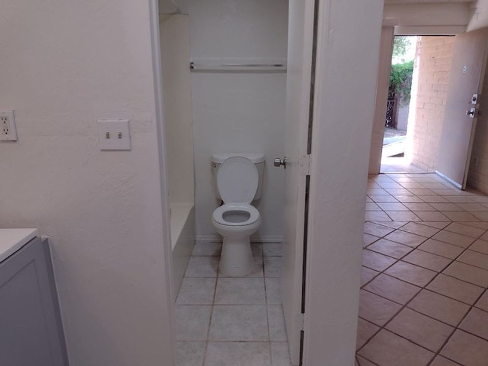 1st image of 2000 N Camino Serna APT 5