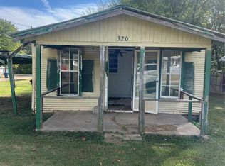 320 E 1st St, Stroud, OK 74079