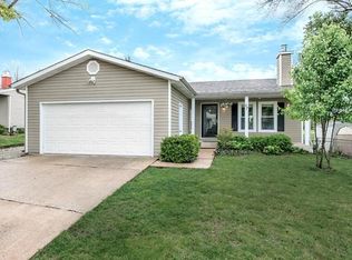 27 Hunting Creek Rd, Saint Peters, MO 63376