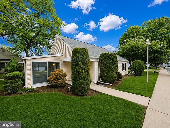 2nd image of 243 N Mayflower Way