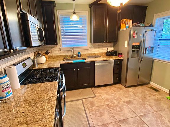 5th image of 7935 Pembroke Dr