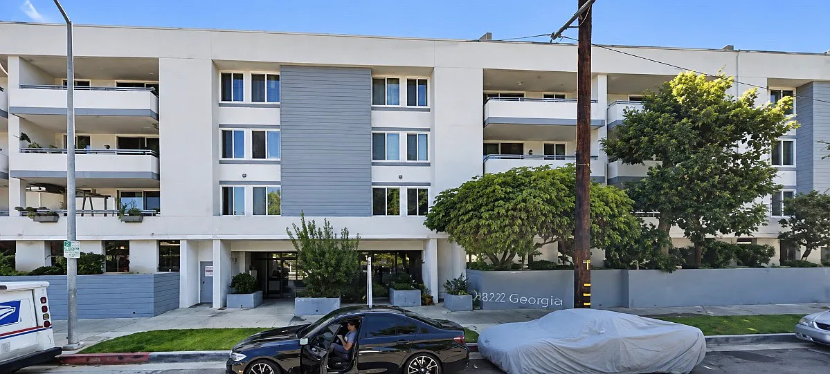 2 bed, 1200 sqft, $2,775 — Photo 2