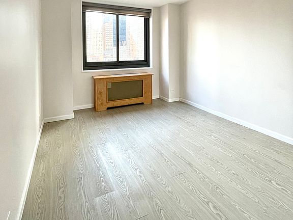 4th image of 347 W 57th St APT 20B