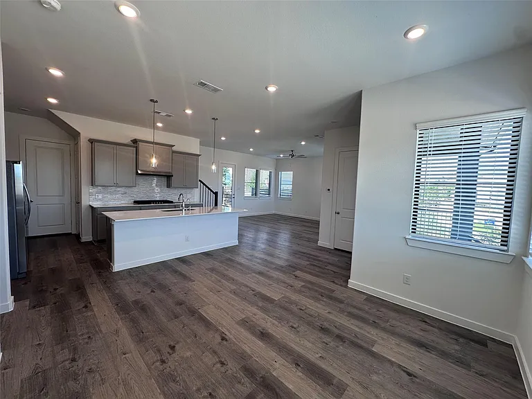 3331 Loam Ln — Photo 4