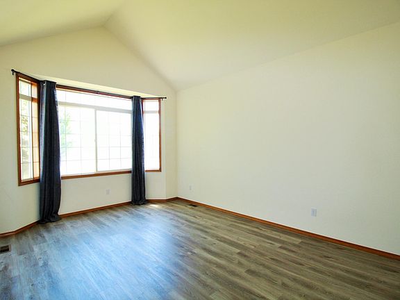 5th image of 210 Brookwood Loop