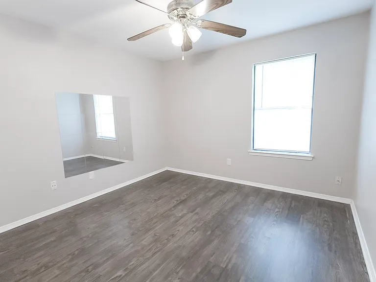 205 Ferguson Dr — Photo 9