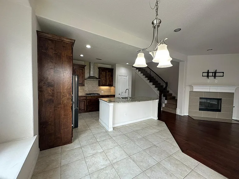 5660 Domer Dr — Photo 8