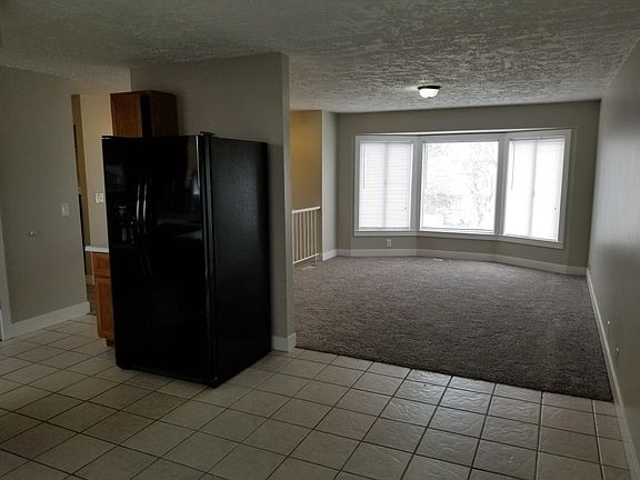 3rd image of 5504 S Tropicana Dr