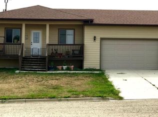 106 2nd St SE, Belfield, ND 58622