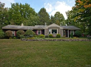 10 Bittersweet Ln, Fayetteville, NY 13066