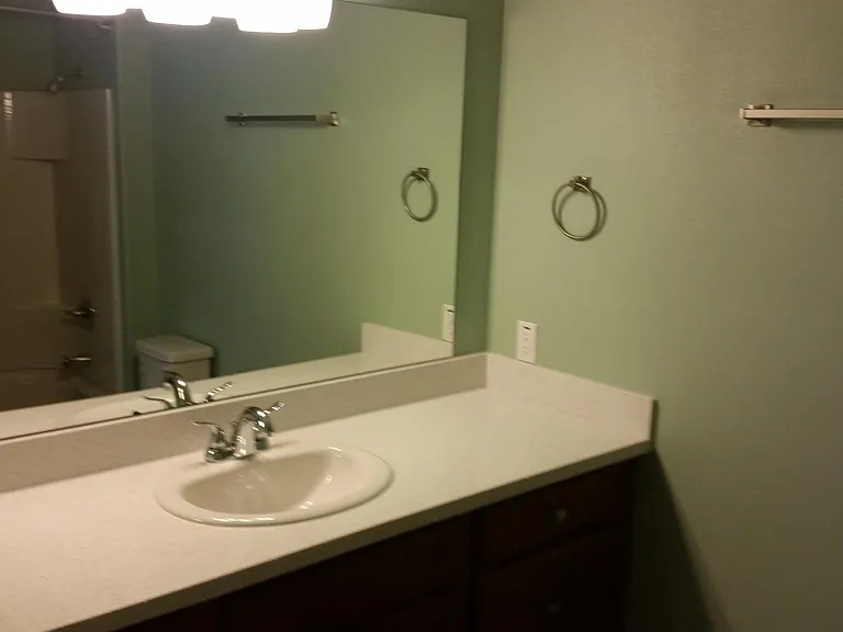 Upstairs Full Bathroom