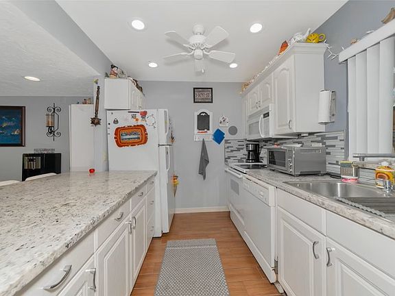 2nd image of 3206 Ramblewood Dr N #18D4
