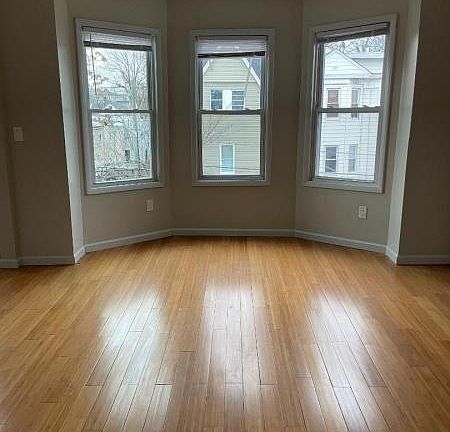 3rd image of 93 S 12th St Floor 1