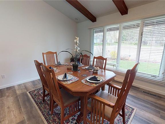 5th image of 4239 Town Ln