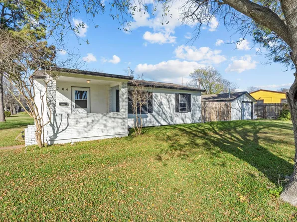 706 13th St N, Texas City, TX 77590