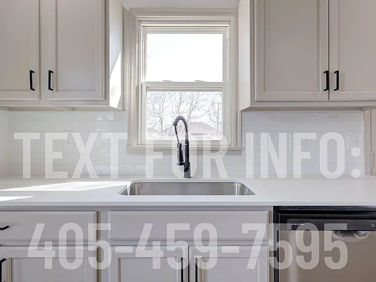 418 S Van Buren Ave — Photo 8