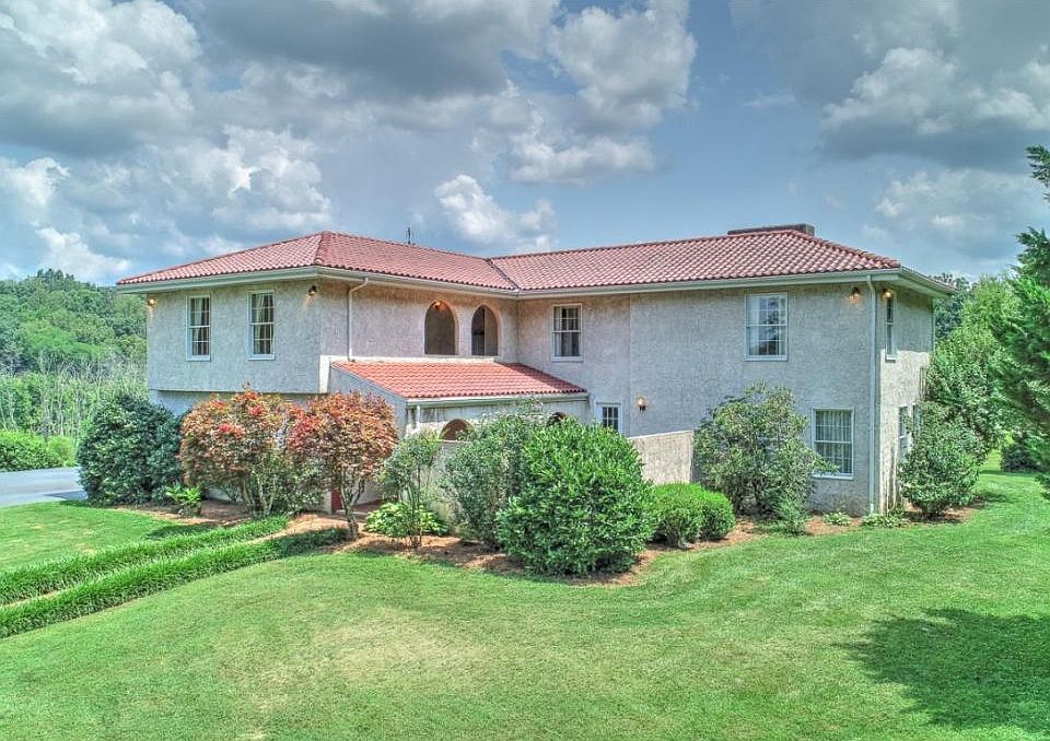 1st image of 165 Parrish Dr