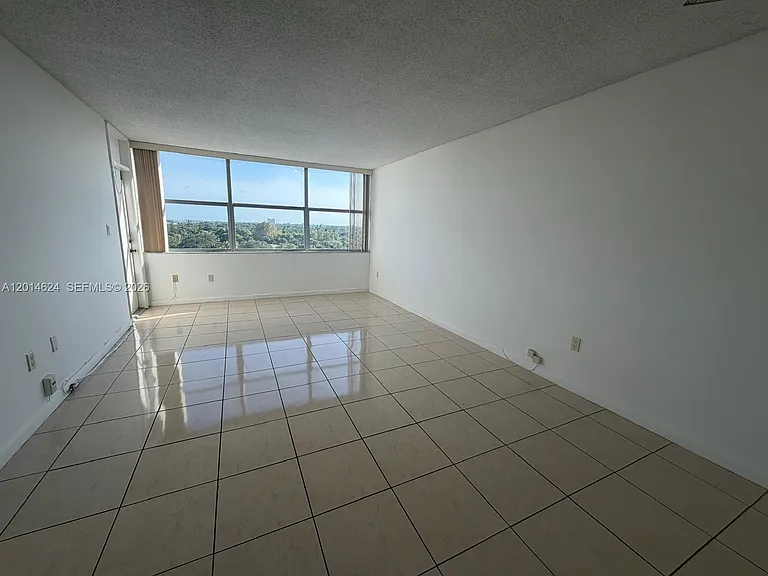 1200 NE Miami Gardens Dr #905W — Photo 11