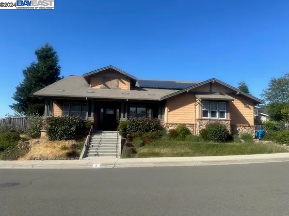 2 Bentley Ct, Petaluma, CA 94952