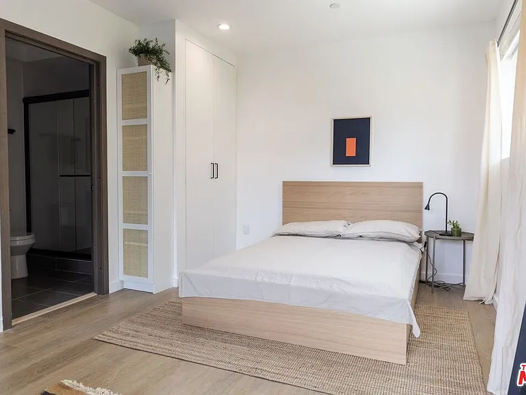923 N Mariposa Ave #1/4 — Photo 8