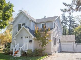 60 Edgewood Rd, West Islip, NY 11795