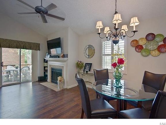 Vaulted ceilings and access to deck.