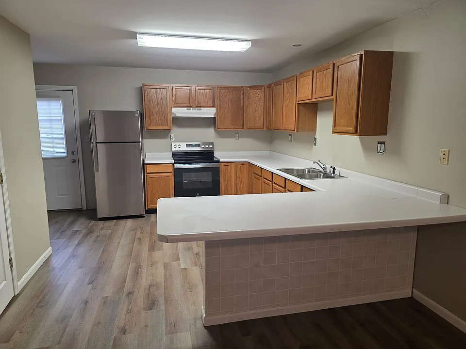 527 W Murray St #2
